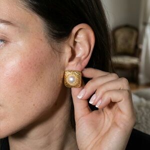 18k Gold Plated Shell Beads Hammered Rhombus Textured Earrings